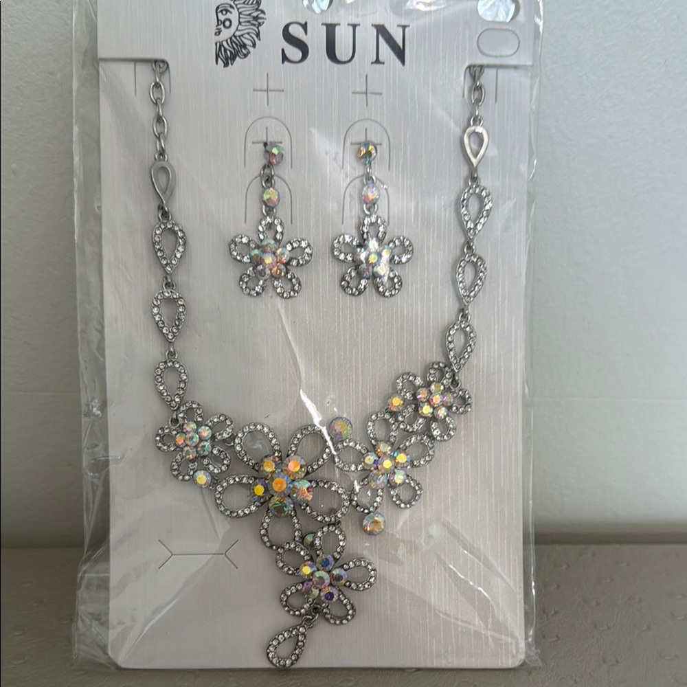 Silver Floral Jewelry Set